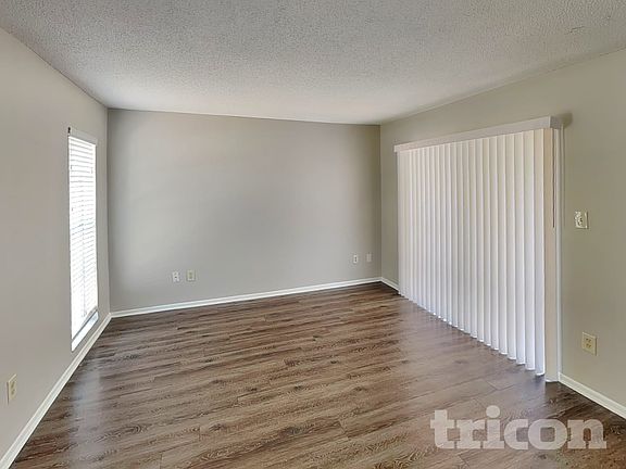 4th image of 1239 La Mesa Ave
