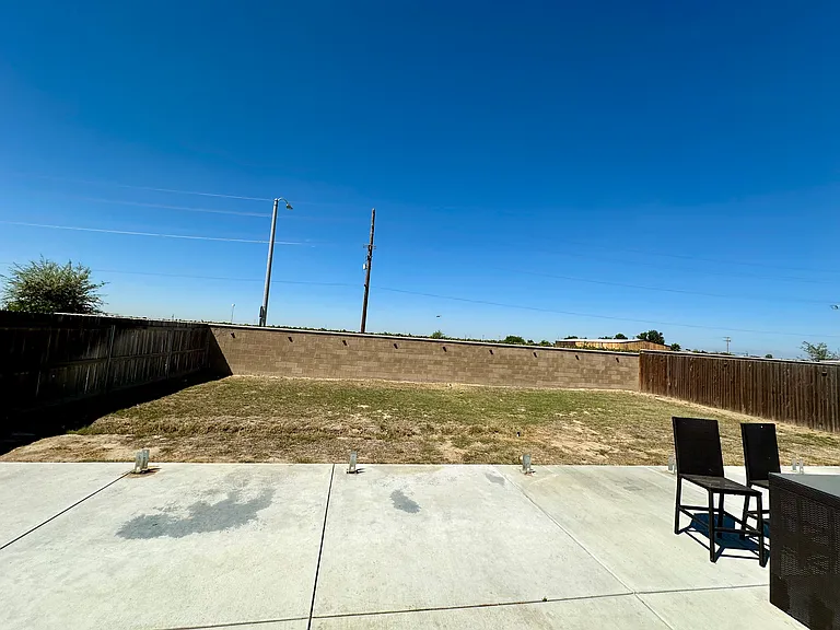 525 Mallard Dr — Photo 17