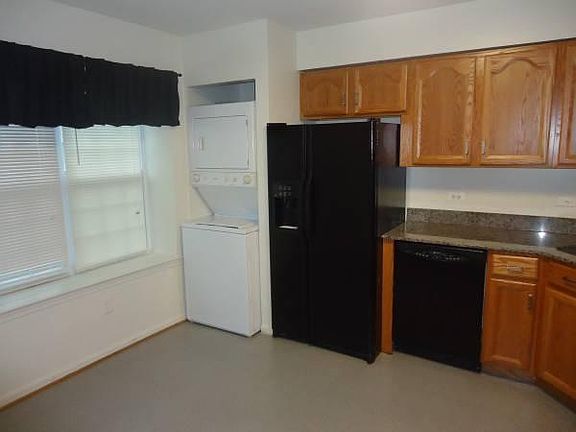 5th image of 84 Sudbury Sq #84