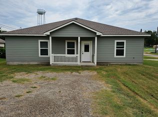 612 Yegua St, Lexington, TX 78947