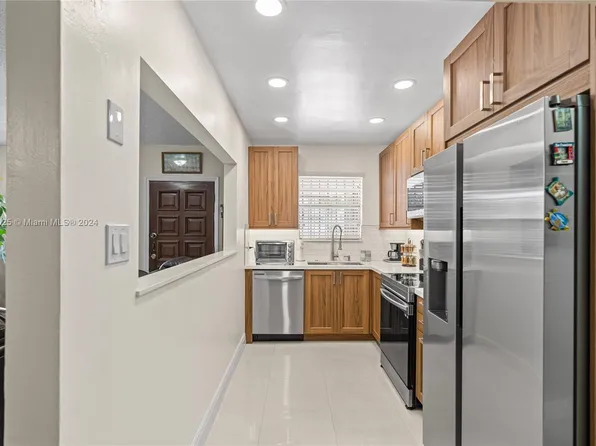 2440 SW 3rd St, Miami, FL 33135