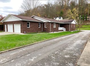 300 Koontz Ave, Clendenin, WV 25045