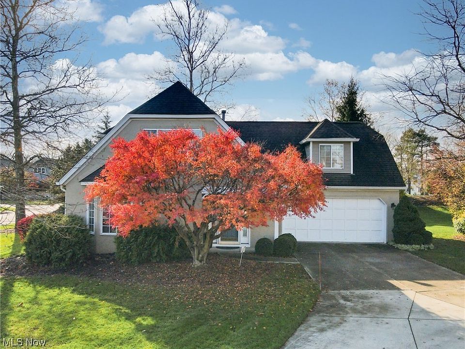 1st image of 10376 N Pond Ln
