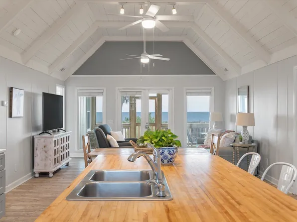 2002 Palmetto Blvd, Edisto Island, SC 29438