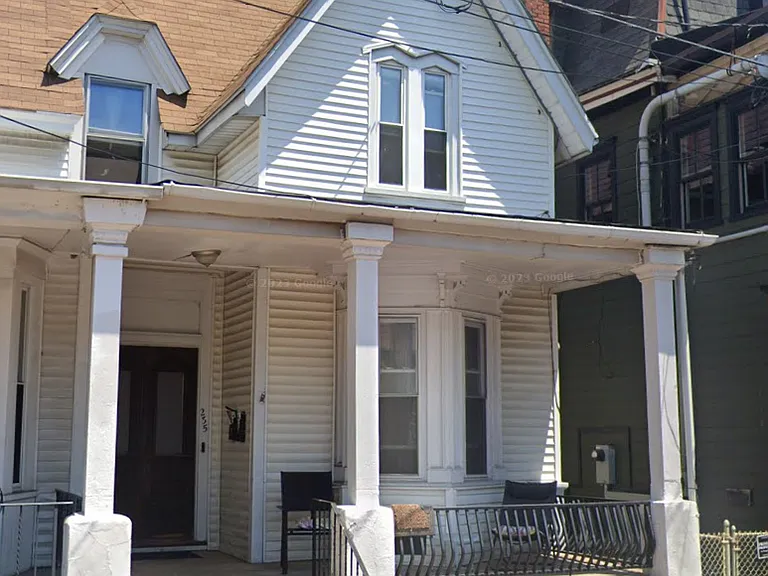 235 Monmouth St #2 — Photo 8