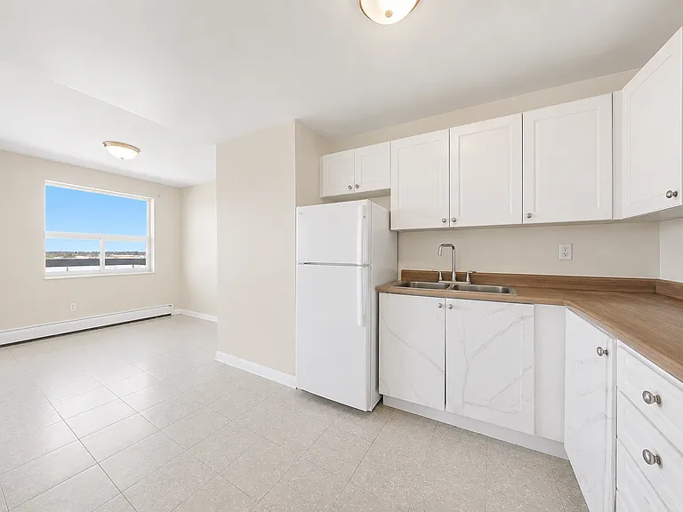 33 Dawson Rd — Photo 4