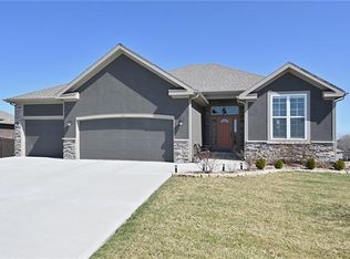 110 Rock Creek Ter, Smithville, MO 64089