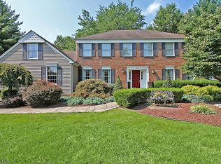 25 Pheasant Run Dr, Skillman, NJ 08558