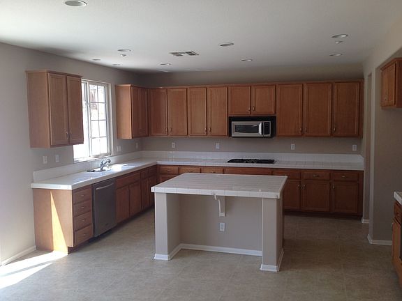 3rd image of 2028 W Sycamore St
