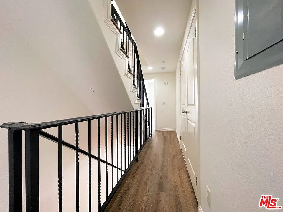 3 bed, 3.5 bath, $3,750 — Photo 3
