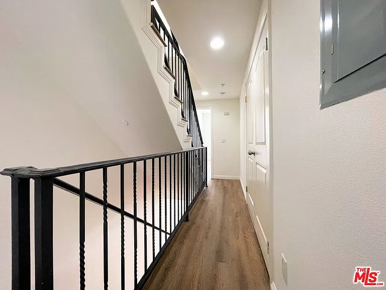 429 S Saint Andrews Pl #2 — Photo 3