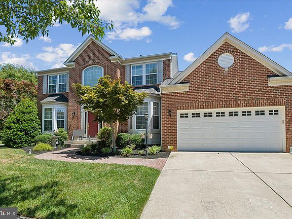 3rd image of 605 Lighthouse Landing Ln