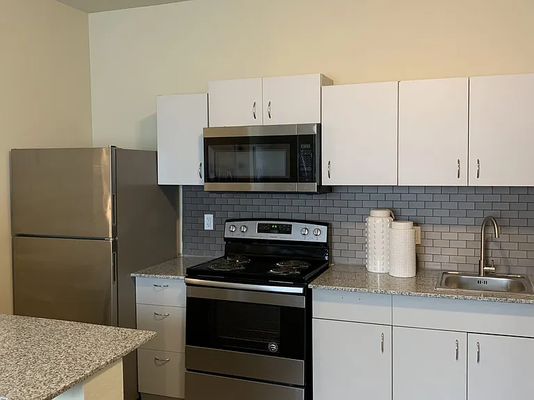 Fountain Hill Apartments — Photo 36