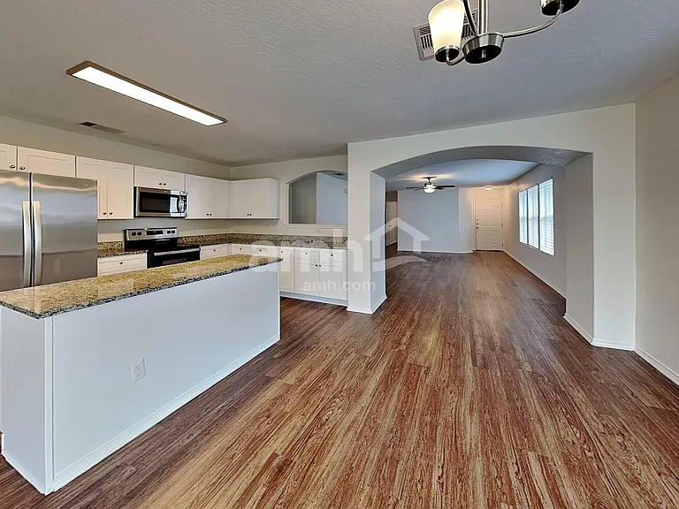 9210 Laguna Fls — Photo 7