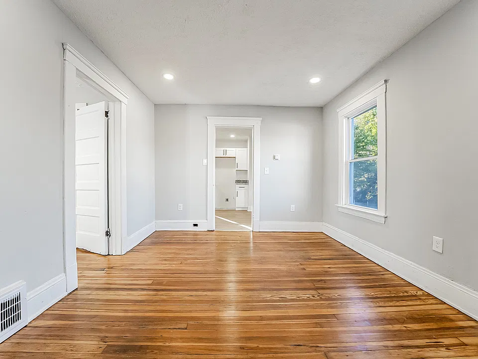 3076 W 104th St #UP