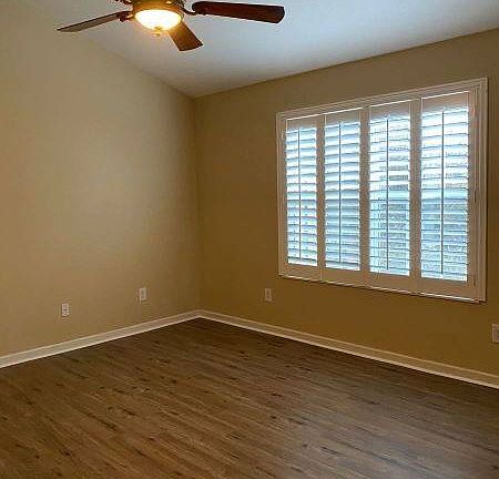 5th image of 6904 La Christa Way