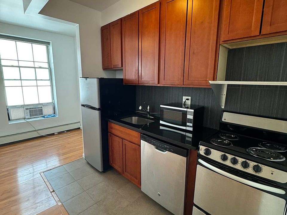 1st image of 254 E 33rd St APT 3N
