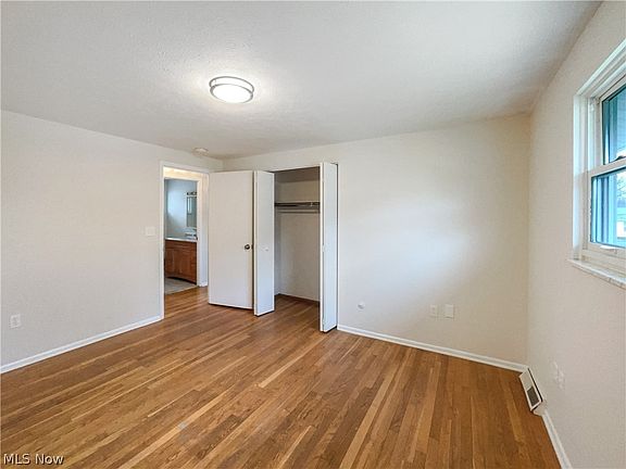 5th image of 26475 Fairfax Ln