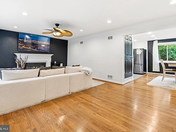 3rd image of 10111 Green Forest Dr