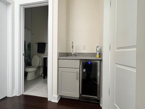 5th image of 520 W Montgomery Ave Unit 4