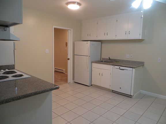 3rd image of 1335 El Camino Real APT 304