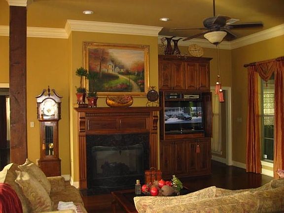2nd image of 13215 Oak Knoll Dr