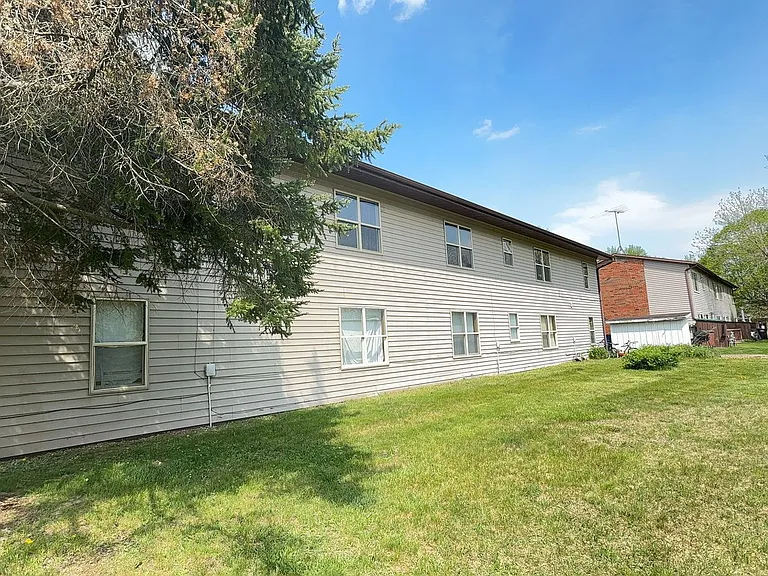 203 E Front St — Photo 10