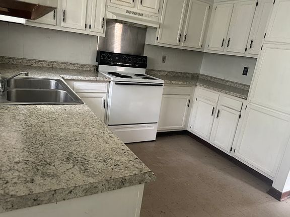 4th image of 2605 Brenda Dr