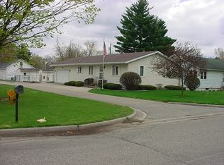 914 S 13th St, Goshen, IN 46526