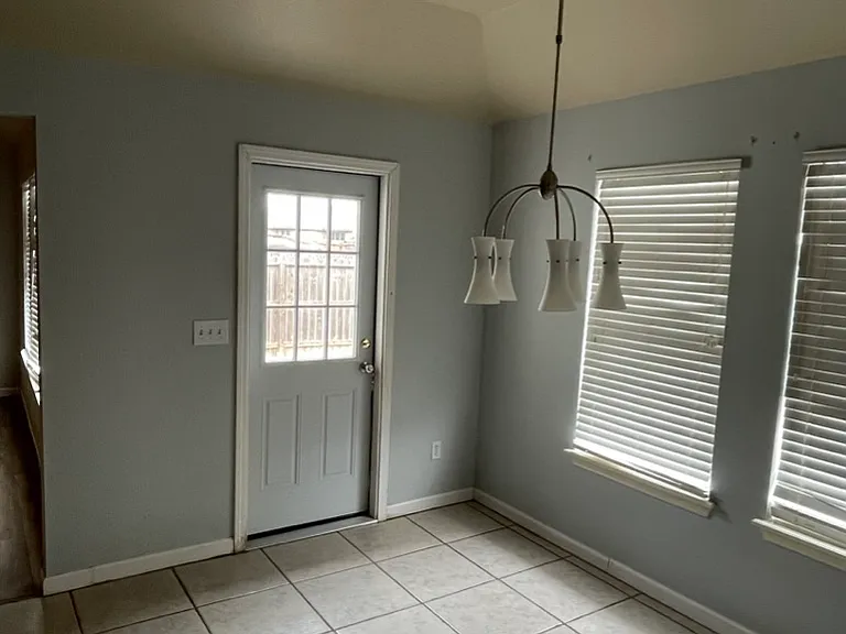 1027 Cupertino St — Photo 5