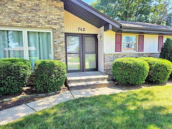 2nd image of 742 Aura Dr