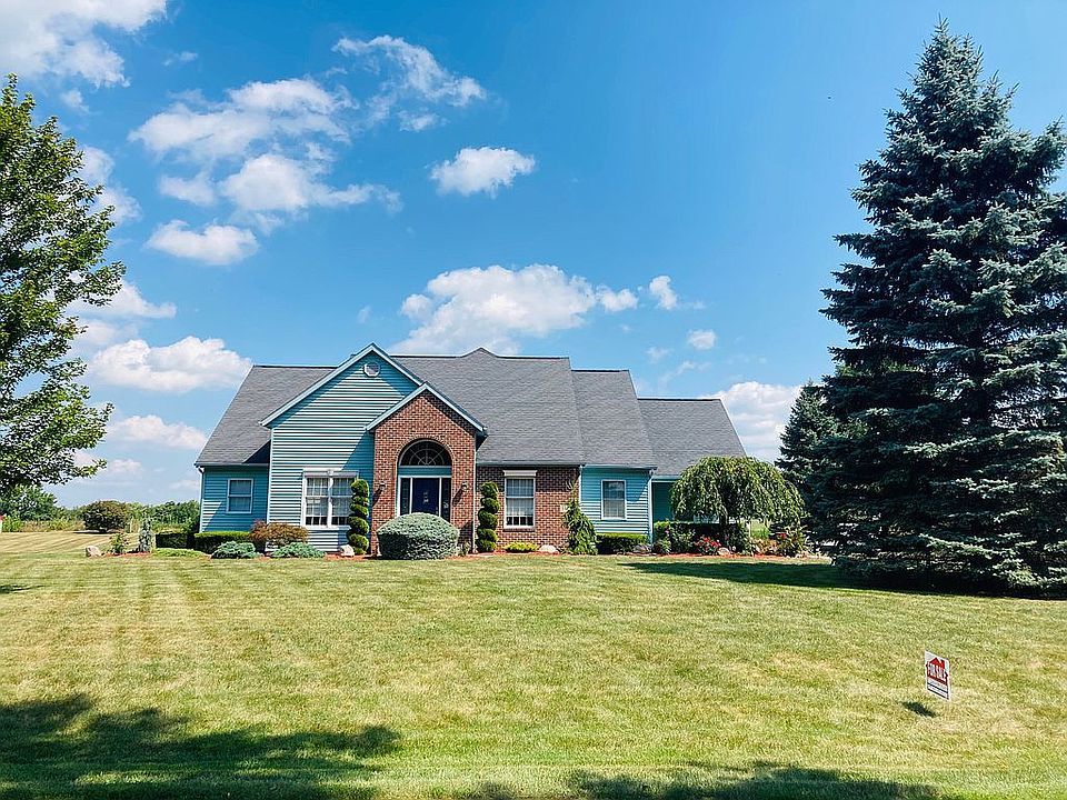 1st image of 1419 Lake Bluff Dr
