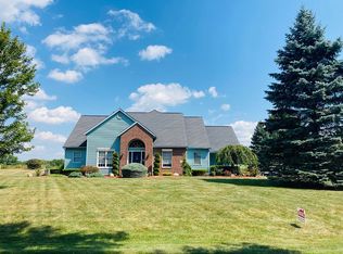 1419 Lake Bluff Dr, Kendallville, IN