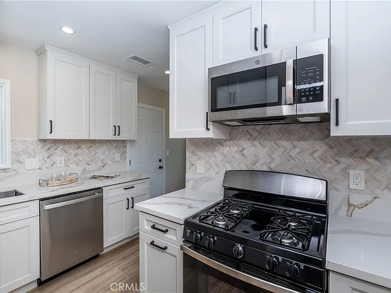 2241 Grand Ave — Photo 4