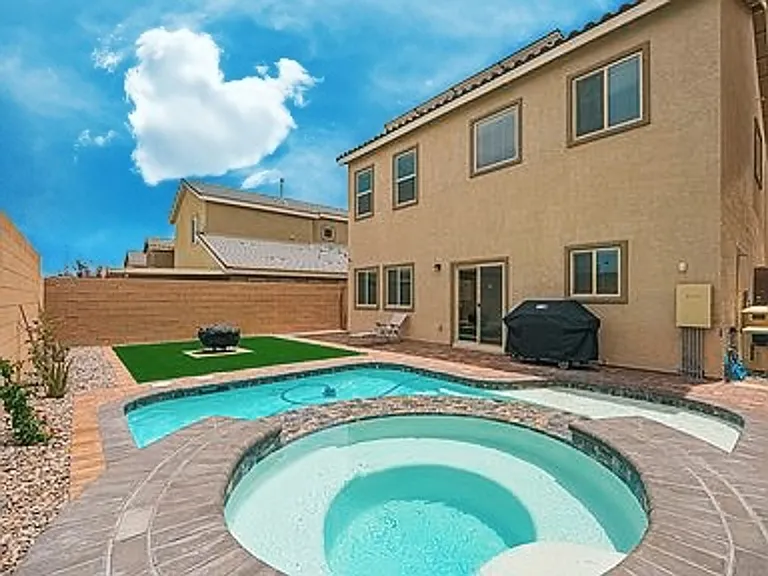 9122 Island Wolf Ave — Photo 32