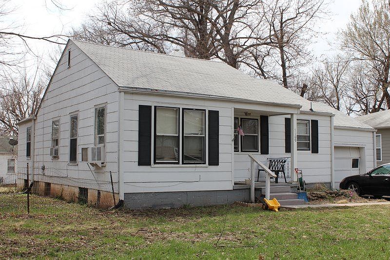 2nd image of 1109 Claflin Rd
