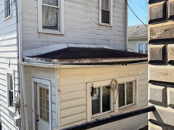 4th image of 116 Grant St