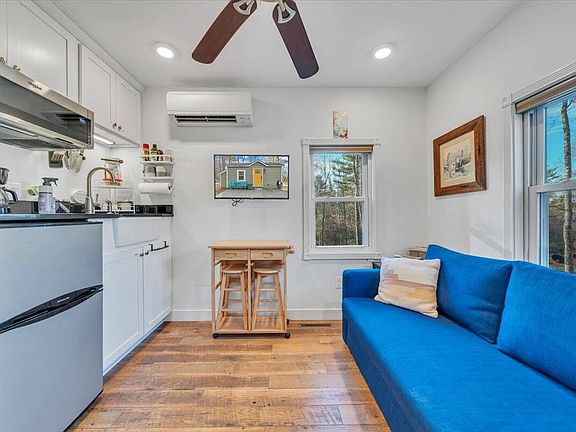 5th image of 738 Jerry Ln NE