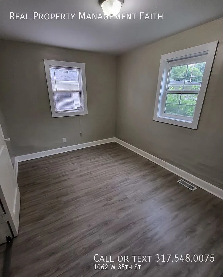 Updated 1 BR Duplex — Photo 3