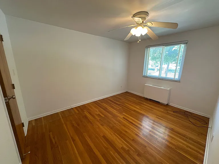W 3rd Ave 85 NPR — Photo 21