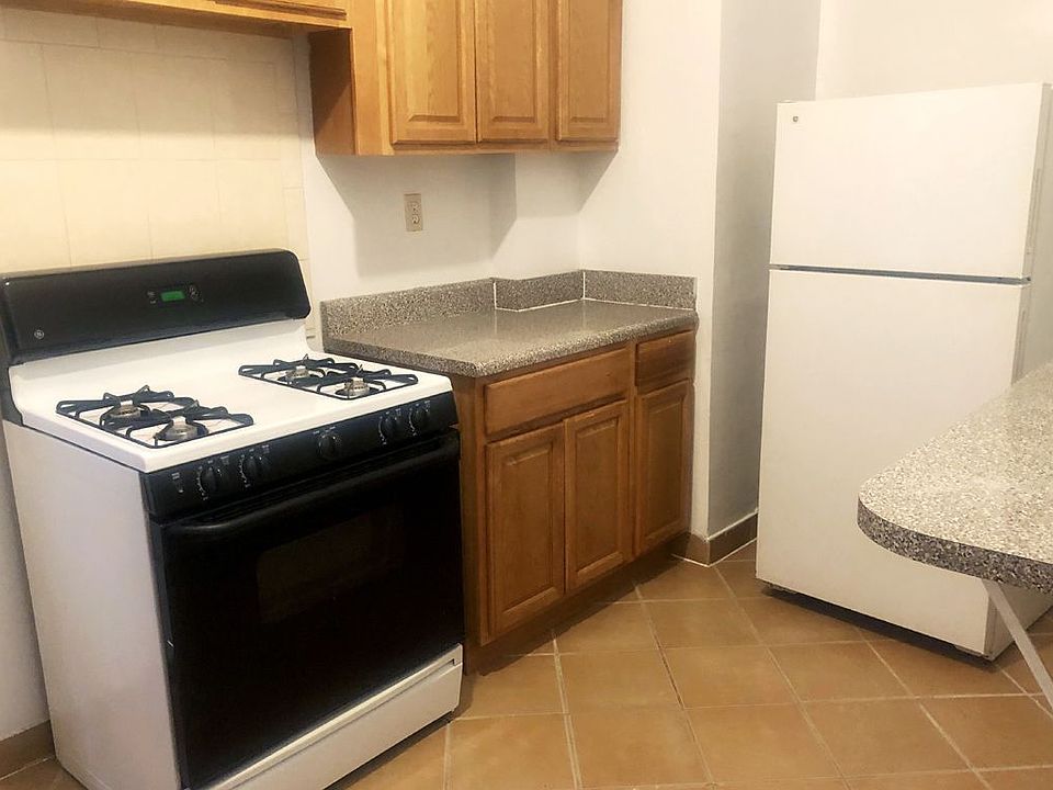 2nd image of 603 Isham St APT 1b