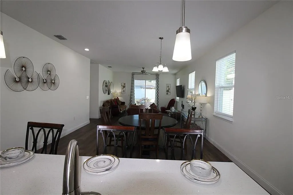 4 bed, 3.0 bath, 1868 sqft, $2,900 — Photo 4