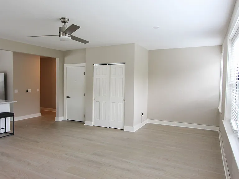 1119 S Braddock Ave — Photo 8