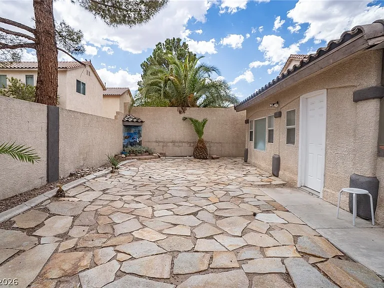 7861 Darby Ave — Photo 42