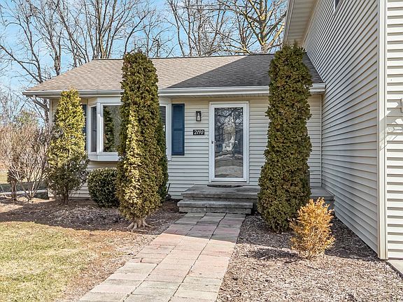 2nd image of 2190 Carleton Ave