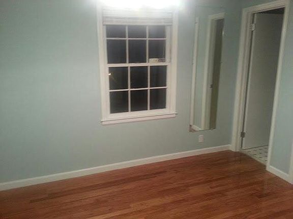 5th image of 2412 Camelot Dr