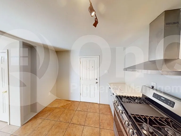 1548 W McKinley St #2 — Photo 3