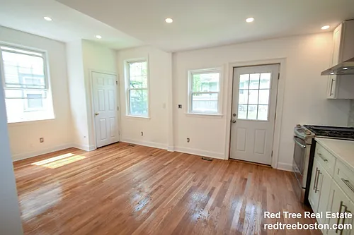 32 Cedar St Photo 1