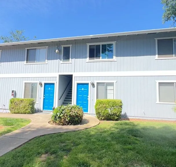 1118 & 1120 Layton Rd — Photo 1