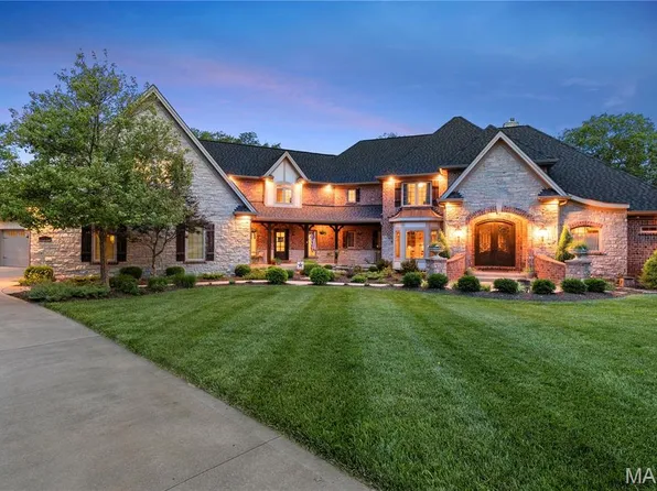 701 Crown Pointe Farms, Defiance, MO 63341